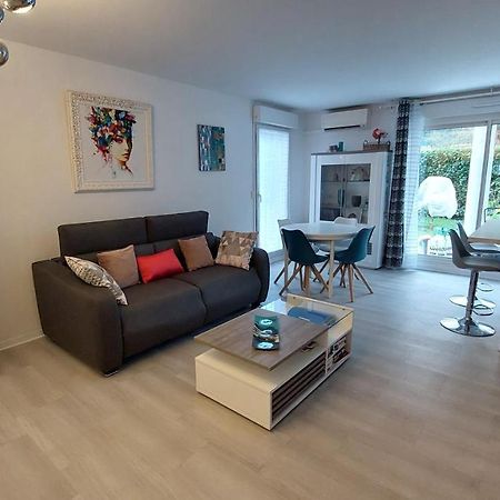 Charmant Appartement Avec Terrasse, Jardin Privatif Et Piscine A Cannes Exterior photo