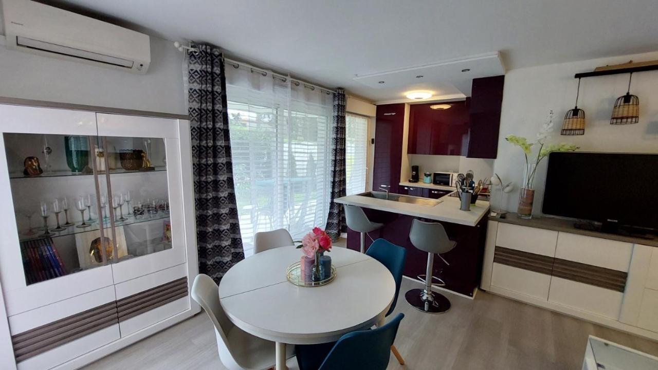 Charmant Appartement Avec Terrasse, Jardin Privatif Et Piscine A Cannes Exterior photo