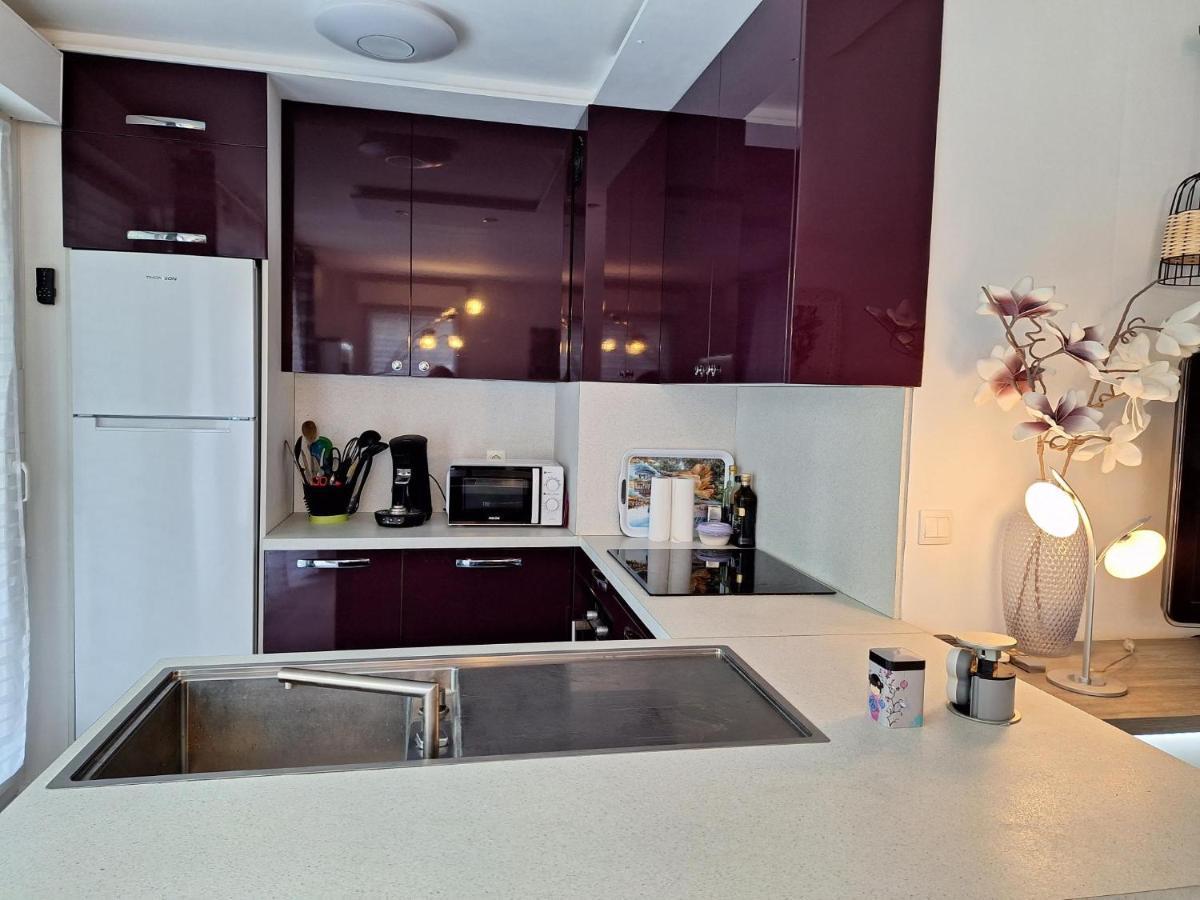 Charmant Appartement Avec Terrasse, Jardin Privatif Et Piscine A Cannes Exterior photo