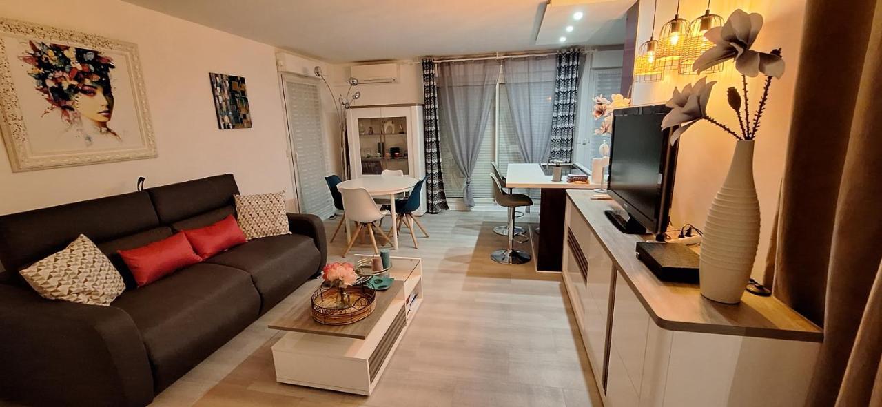Charmant Appartement Avec Terrasse, Jardin Privatif Et Piscine A Cannes Exterior photo