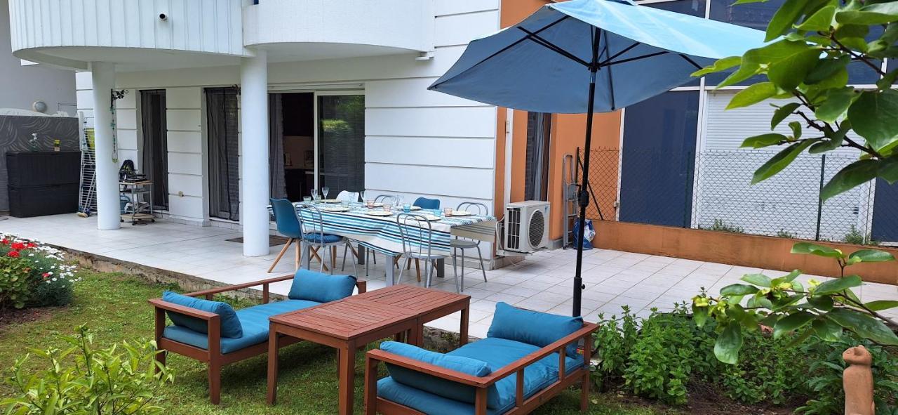Charmant Appartement Avec Terrasse, Jardin Privatif Et Piscine A Cannes Exterior photo